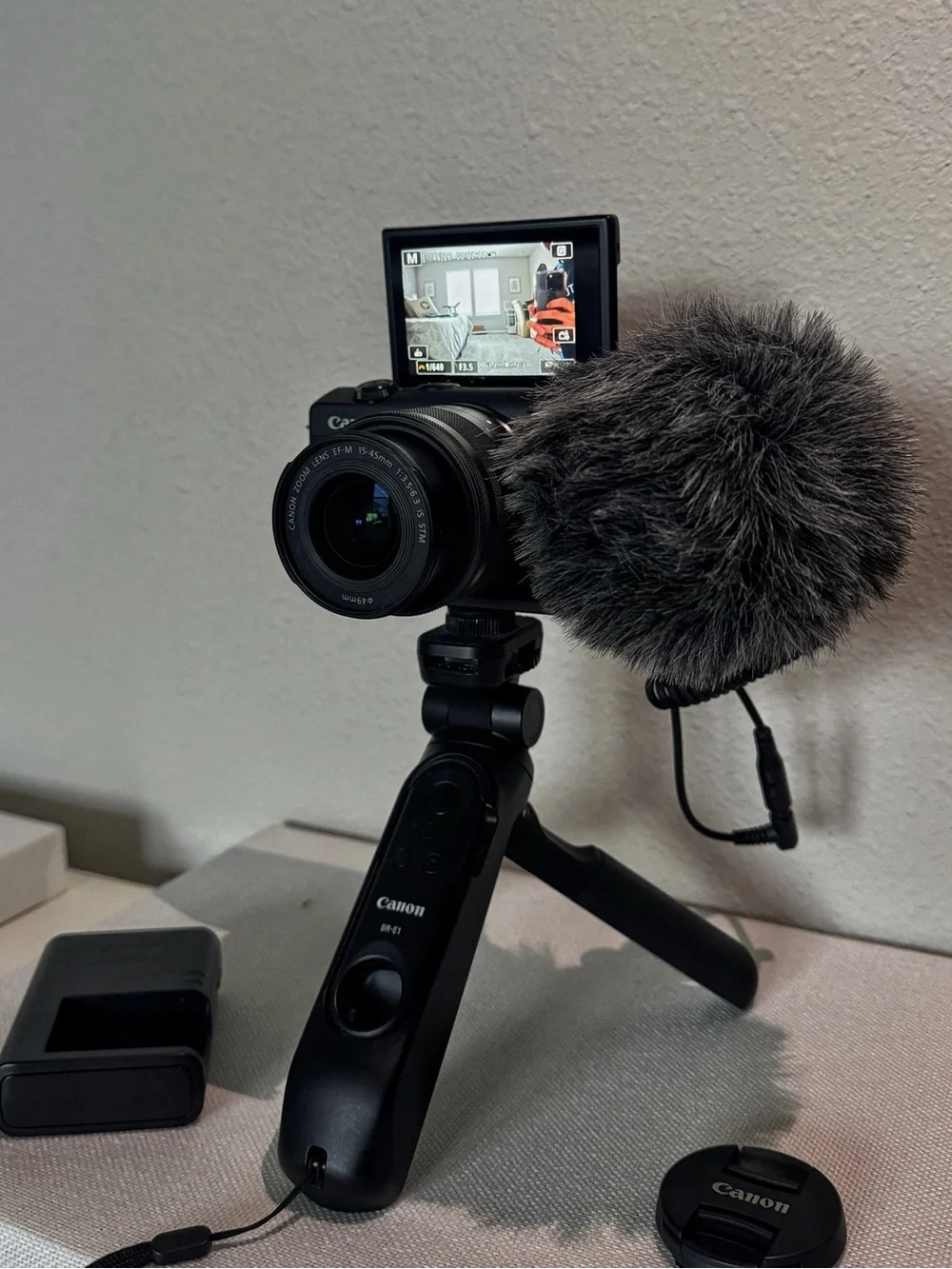 Canon EOS M200